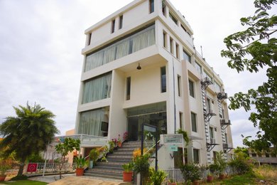 Hotel Room Booking - Hotel Highnest Maraimalai Nagar, Near SRM University