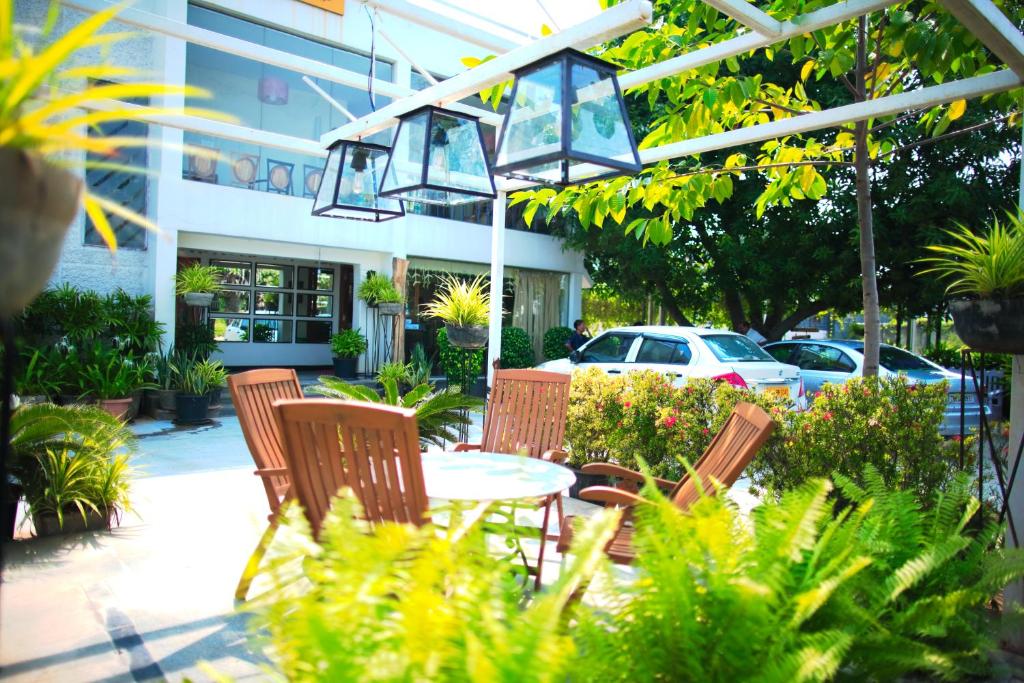 Pragnya Eden Park Phase II Near Marina Mall,BNR Mall,Vivira Mall